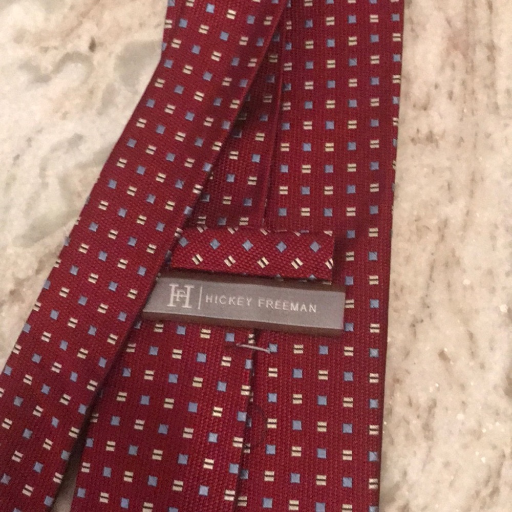Red necktie - Picture 5 of 5